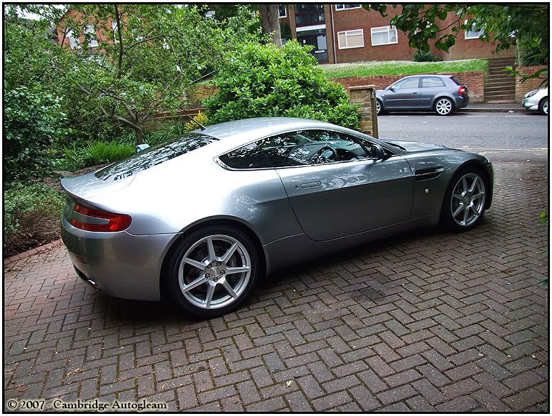 AstonMartinV8V2.jpg