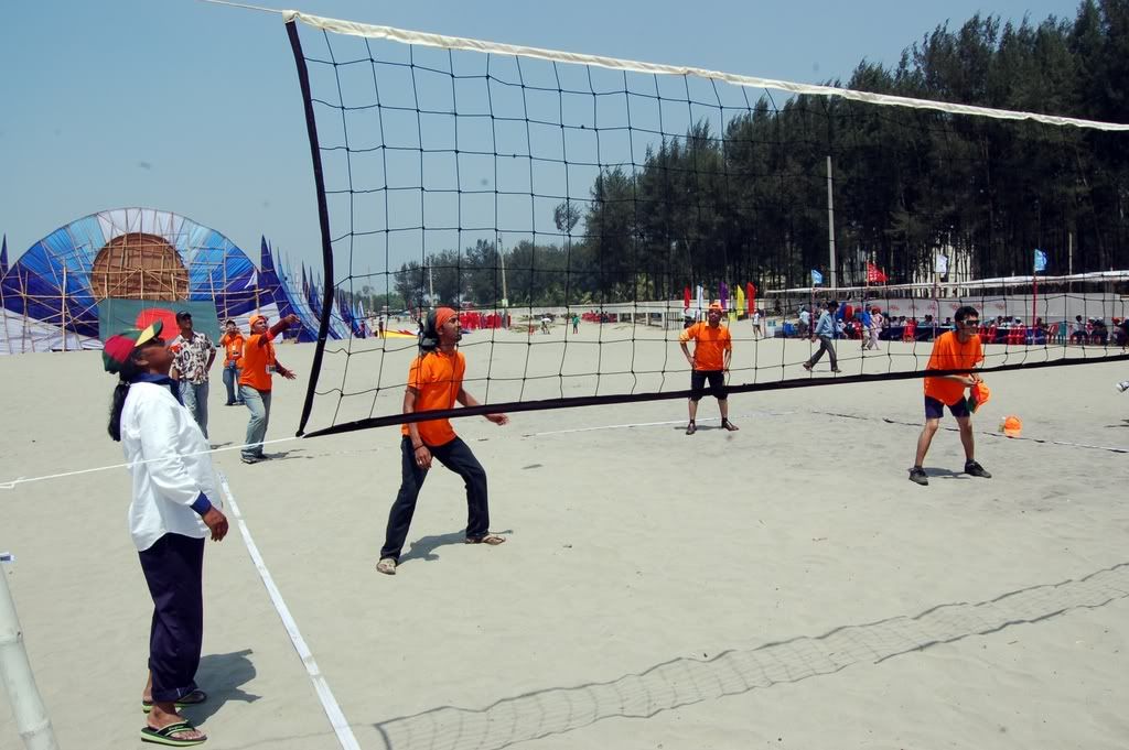 sandy bash beach volleyball