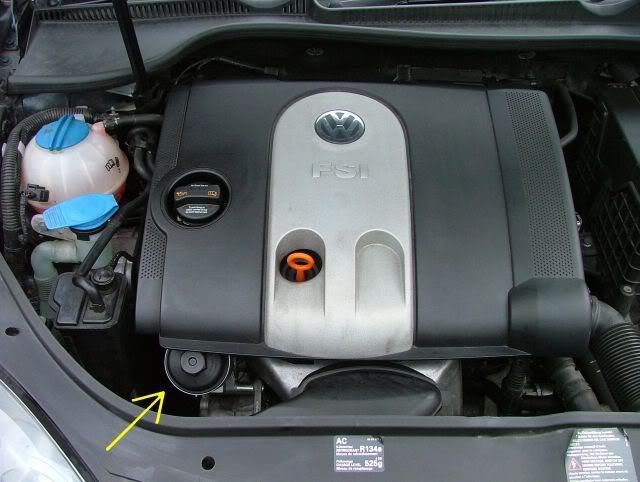 vw_golf_mk5_fsi_engine_bay.jpg