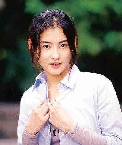 Zhang+Bai+Zhi Who here thinks Zhang Bo Zhi (Cecilia Cheung) is pretty?