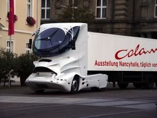 http://img.photobucket.com/albums/v458/ToecutteR/Other%20Cars/SPACETRUCKKarlsruhe3.jpg