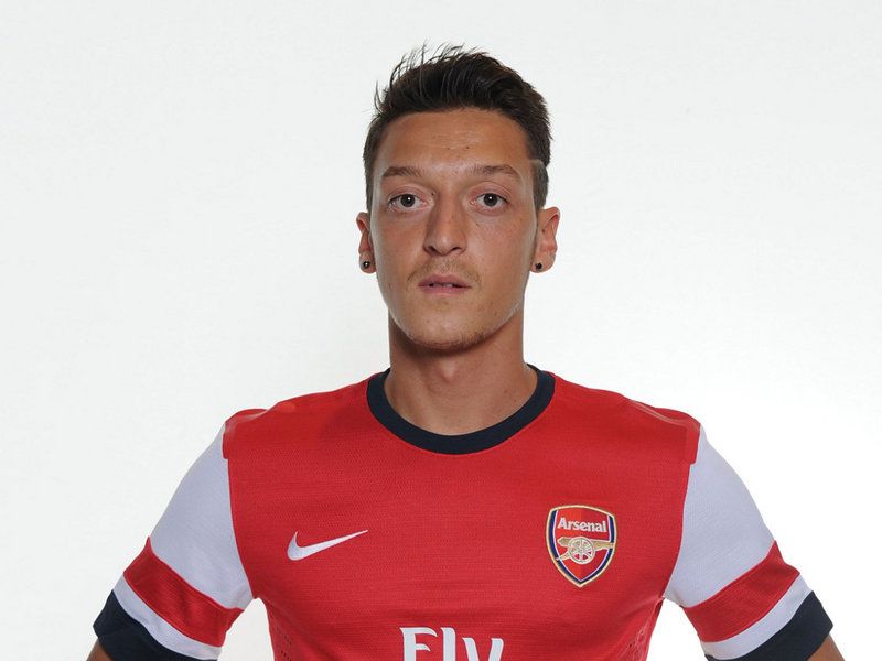 Mesut-Ozil-Arsenal_2998399_zps605d8911.jpg