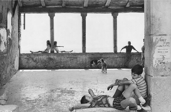 Henri Cartier-Bresson (1908-2004) - Simiane-la-Rotonde, 1970