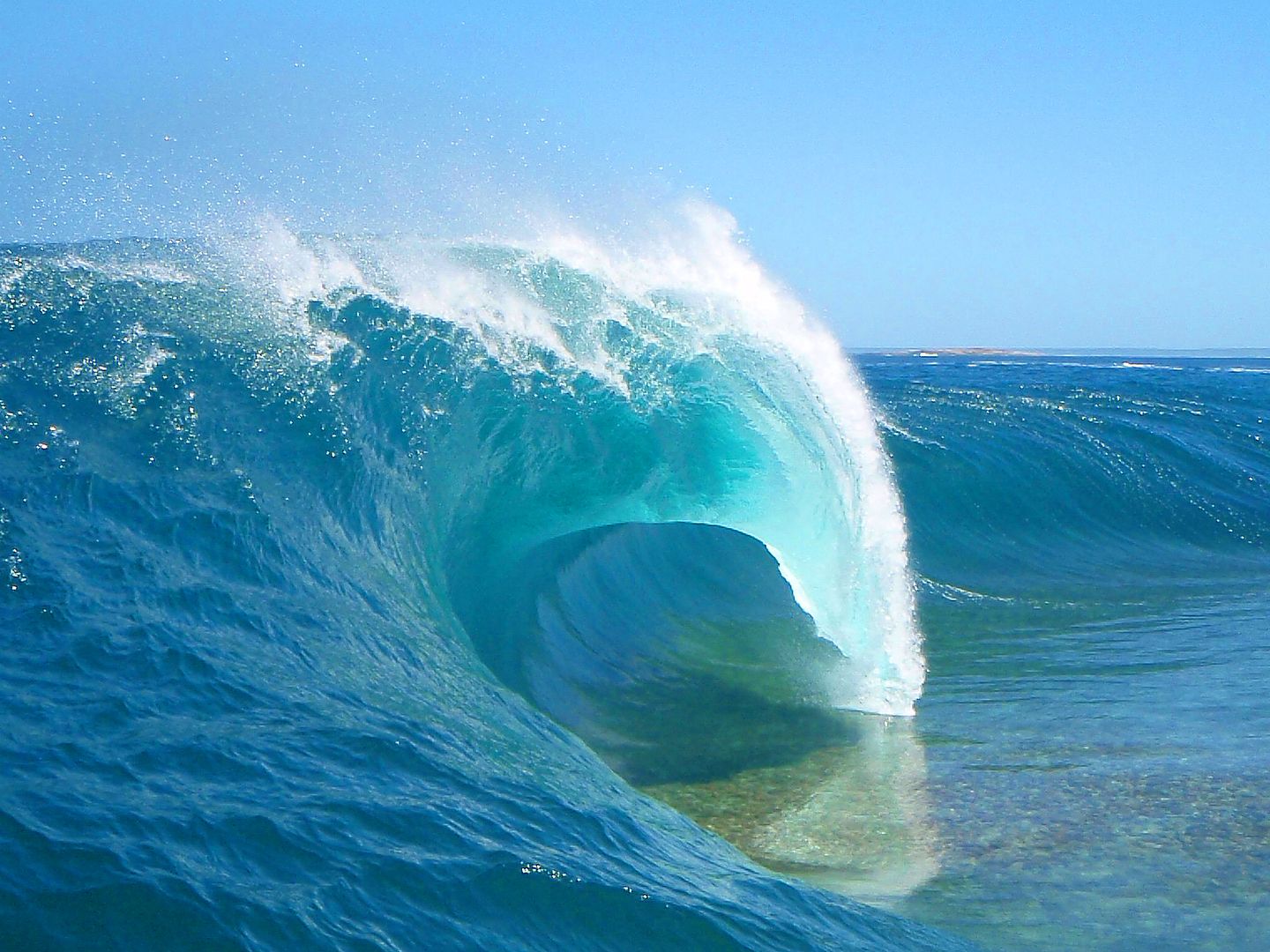 Cyclops Australia This Is A Heavy Wave With A Shallow Reef That You Do Not Want To Take A Spill On Surfing Pictures Waves Ocean Waves