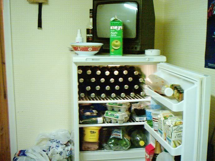 [http://img.photobucket.com/albums/v464/martynpie/fridge.jpg]