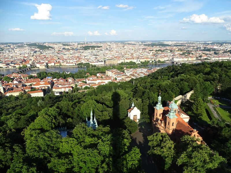 7 días en Praga con escursiones a Dresde (Alemania),Karlovy Vary y Terezin (E.C) - Blogs of Czech Republic - Día 1: Miércoles 29 de Junio de 2016: Llegada-Parque Petrin-Plaza Wenceslao (5)
