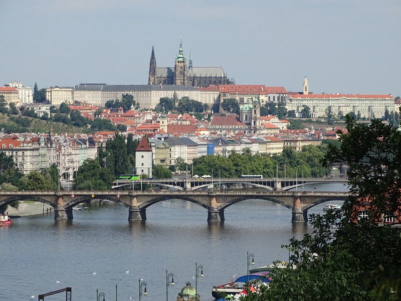 Día 4: Sábado 2 de Julio de 2016: Vysehrad-Edificios Danzantes-Isla Slovansky... - 7 días en Praga con escursiones a Dresde (Alemania),Karlovy Vary y Terezin (E.C) (5)