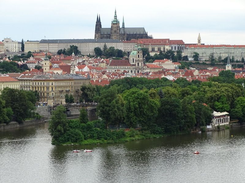 7 días en Praga con escursiones a Dresde (Alemania),Karlovy Vary y Terezin (E.C) - Blogs de Checa Rep. - Día 4: Sábado 2 de Julio de 2016: Vysehrad-Edificios Danzantes-Isla Slovansky... (26)