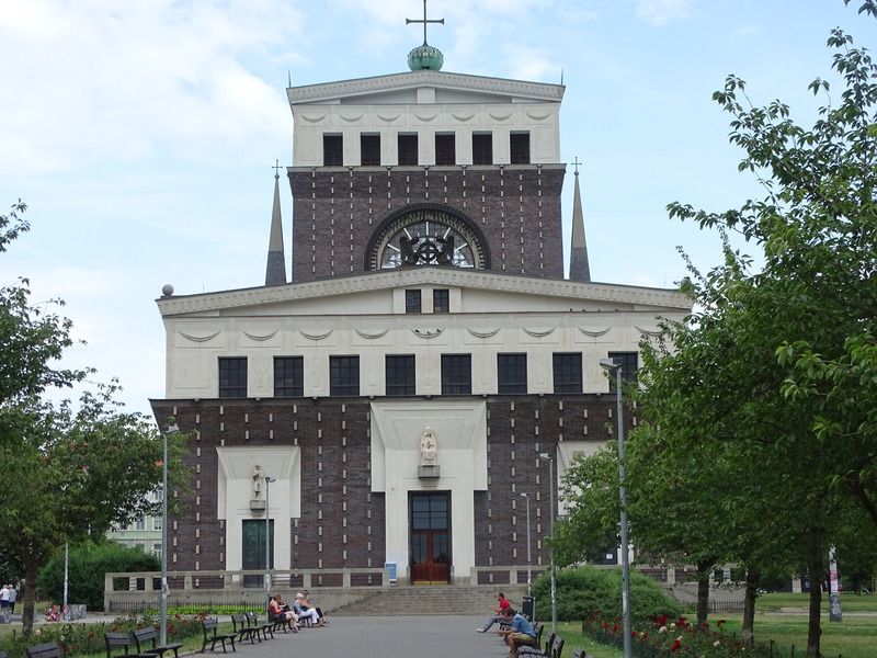 Día 4: Sábado 2 de Julio de 2016: Vysehrad-Edificios Danzantes-Isla Slovansky... - 7 días en Praga con escursiones a Dresde (Alemania),Karlovy Vary y Terezin (E.C) (41)