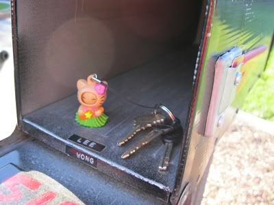 my own house & car keys with the Hola Kitty key chain