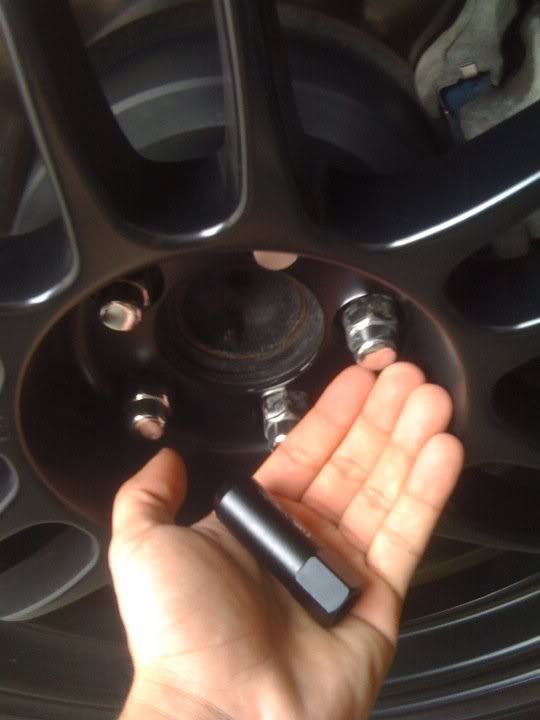 autozone lug nuts