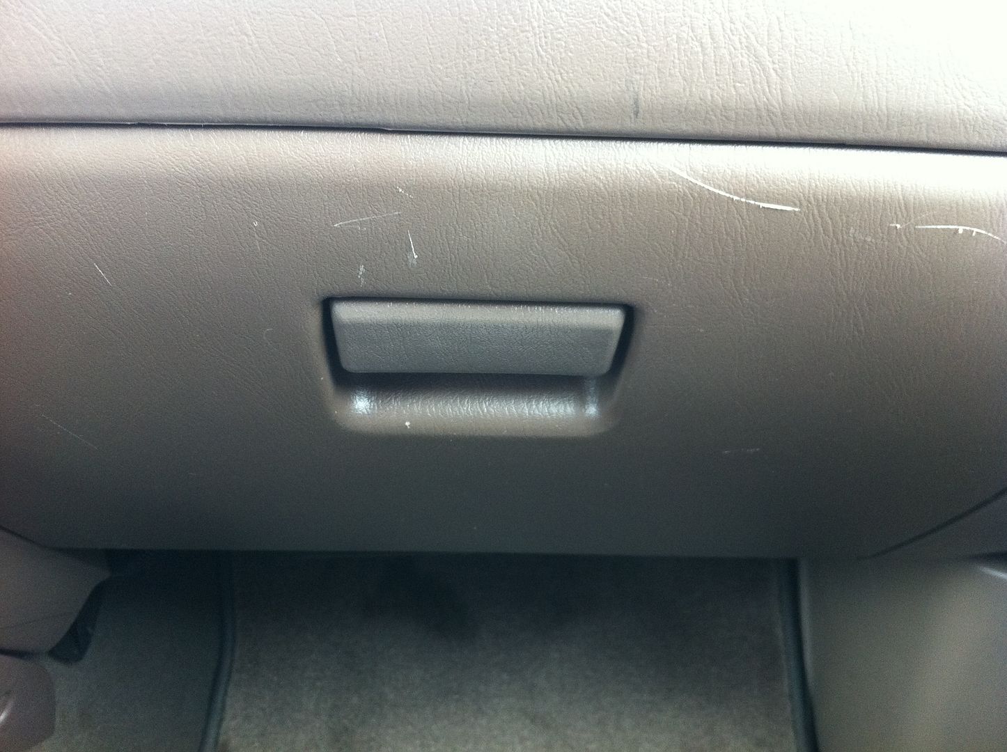 9602 4runner glove box lock into a 0104 Prerunner...anyone