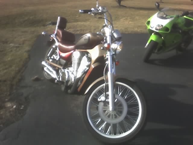 http://img.photobucket.com/albums/v467/badnewsmini/Tims%20Bike/timbike.jpg