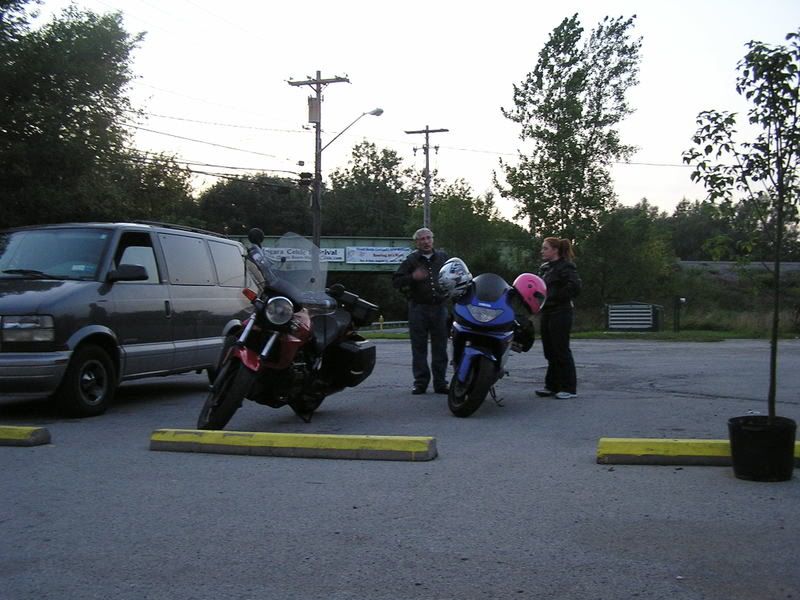 http://img.photobucket.com/albums/v467/badnewsmini/bike/P1010123.jpg