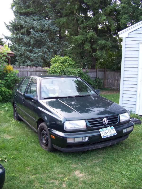 http://img.photobucket.com/albums/v467/badnewsmini/jetta/100_4029.jpg