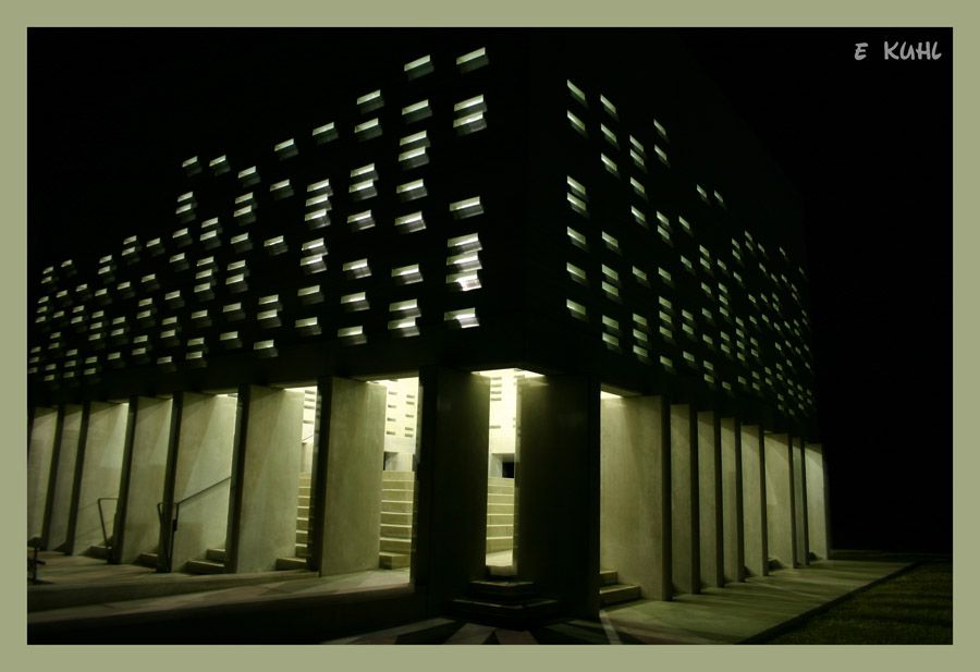 IMAGE: http://img.photobucket.com/albums/v467/paintballa01/memorial03.jpg