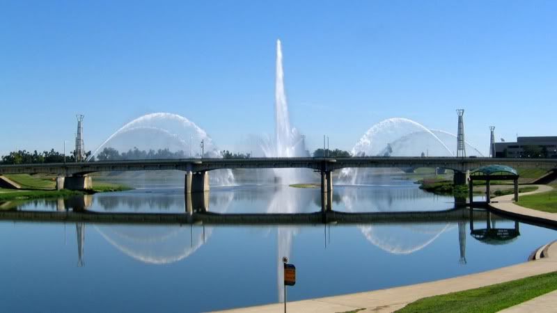 City-FountainAtRiverscape-IMG_6899.jpg