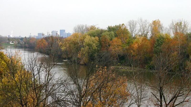 Cyclist-VanceAtMoraine-IMG_5384.jpg