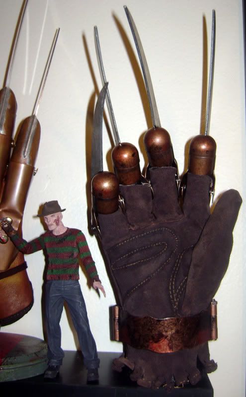 neca freddy krueger glove 2010