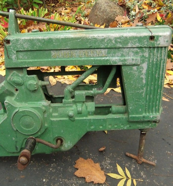 Vintage John Deere Pedal Tractor ESKA Large 60 Late Version Round Hub 4