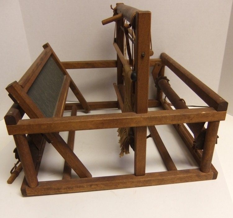Vintage Peacock Table Top 12 Inch Weaving Loom w/Manual Learn