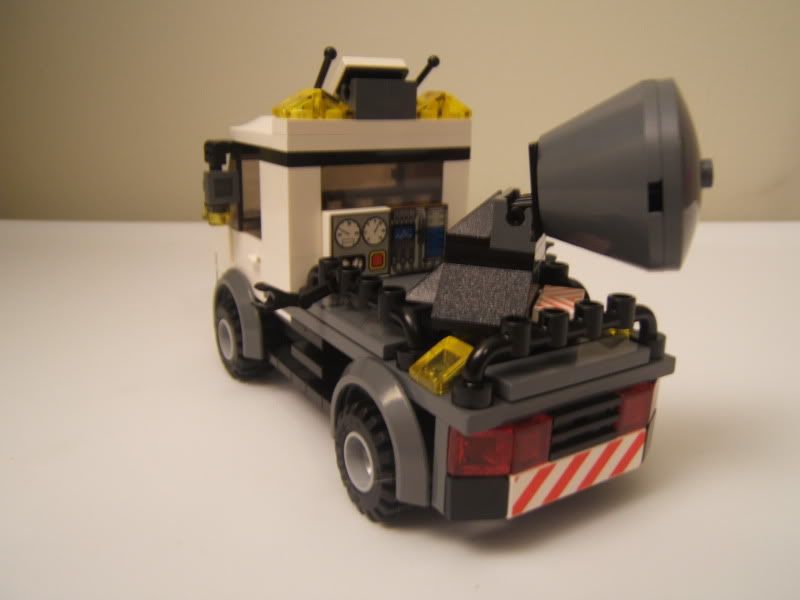 MobileWeatherRadarTruckOpen.jpg