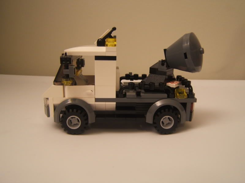 MobileWeatherRadarTruckSide.jpg