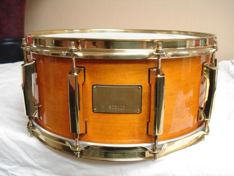 Pearl SOLID SHELL ONE PIECE Maple Custom Classic 6.5"x14" Snare Drum
