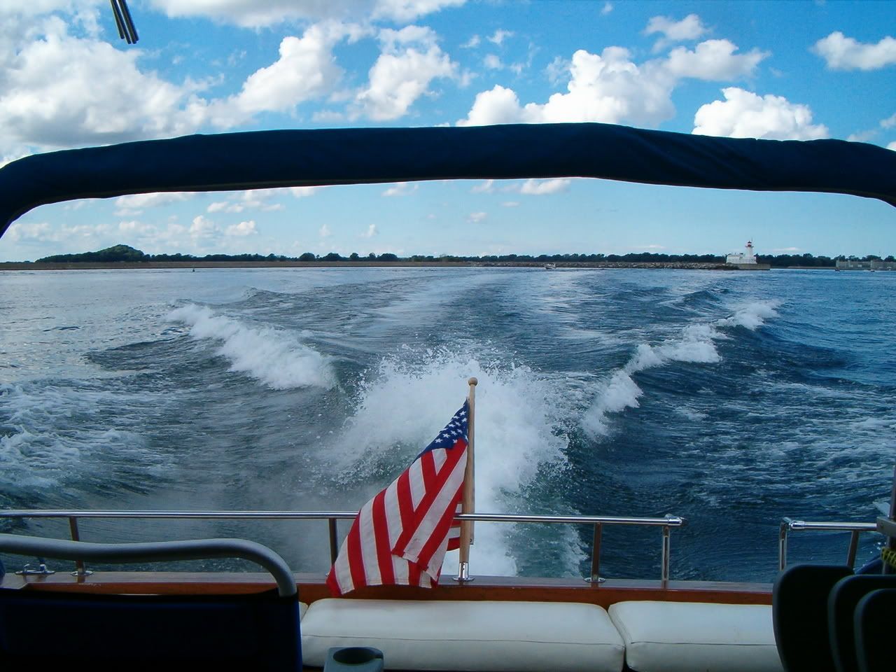 http://img.photobucket.com/albums/v471/teels67/Boat%20and%20beach%20pics/BoatandBeachpictures37.jpg