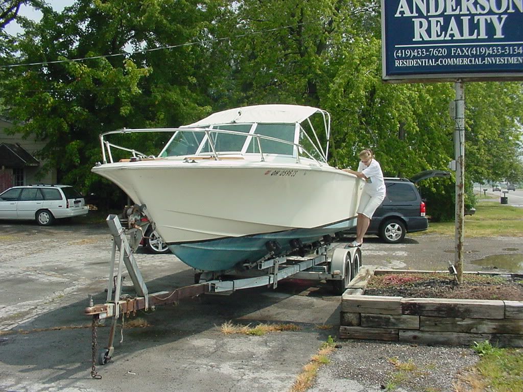 Chris Craft Commander Forum 23' Lancer inboard, Vermillion, Ohio