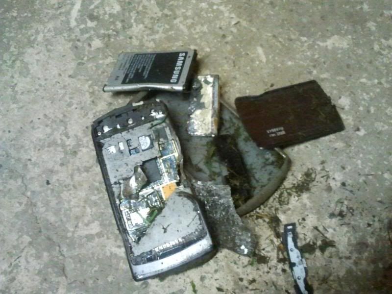 Wreckedphone.jpg