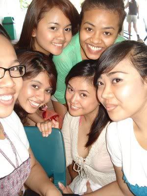 Girls @ Sentosa