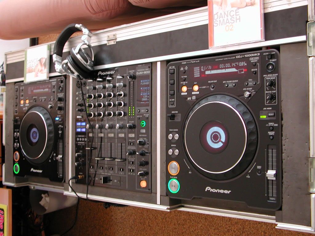 Pioneer dj booth 2006