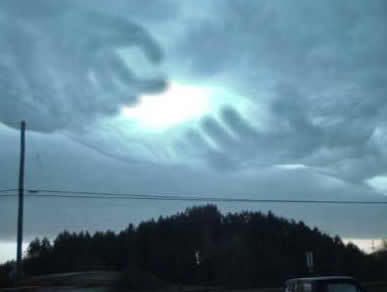 the-goatse-cloud-formation-cefjgijn.jpg