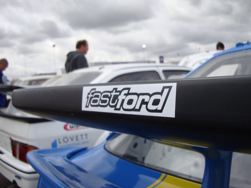 [img width=1024 height=768]http://img.photobucket.com/albums/v474/cosworth3d/Ford%20Fair%202011/DSC07576.jpg[/img]