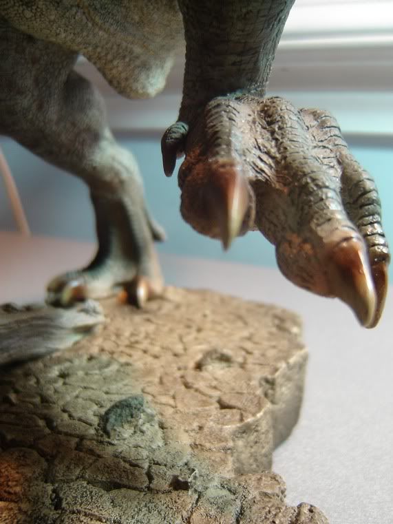 Carnotaurus Sideshow Collectibles