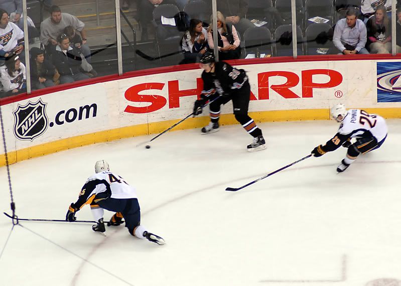 http://img.photobucket.com/albums/v476/silly13/sabres%20caps/DSC_0031.jpg