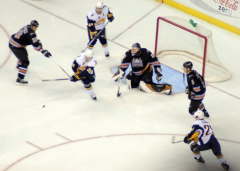 http://img.photobucket.com/albums/v476/silly13/sabres%20caps/DSC_0096.jpg