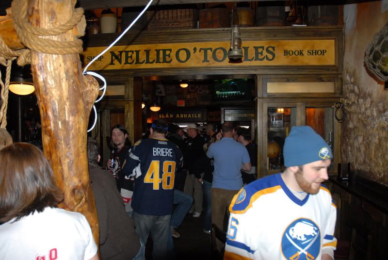 http://img.photobucket.com/albums/v476/silly13/sabres%20caps/DSC_0155.jpg