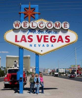 VegasSign.jpg