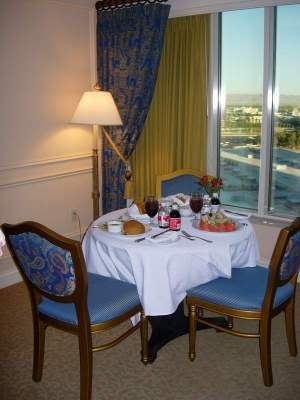 VenRoomService.jpg
