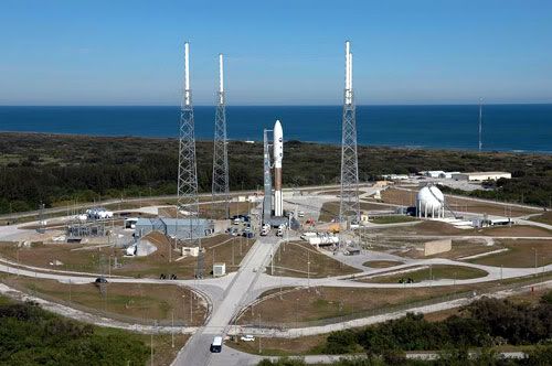 The Atlas V rocket carrying New Horizons now sits atop its launch pad, following a rollout from the rocket's vehicle assembly building that took place at 7:30 AM (Pacific Standard Time) yesterday, January 16.