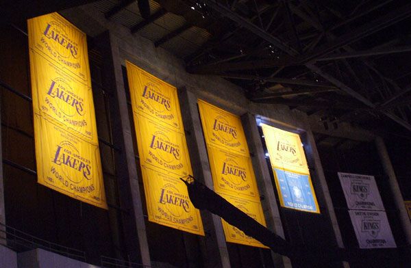 LAKERS vs. CLIPPERS... October 27, 2009.