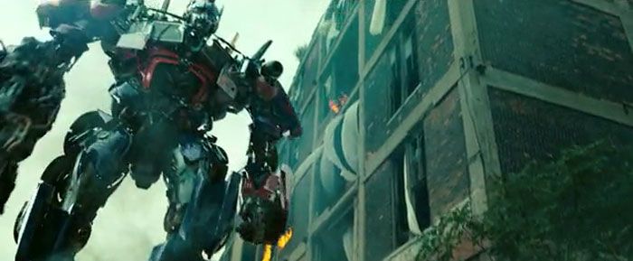 Optimus Prime takes part in a battle for Chicago in TRANSFORMERS: DARK OF THE MOON.