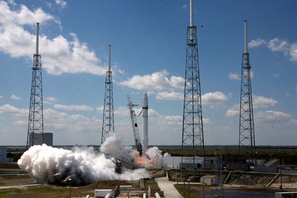 All 9 Merlin engines ignite on the FALCON 9 rocket during a hotfire test at Cape Canaveral Air Force Station in Florida, on March 13, 2010.