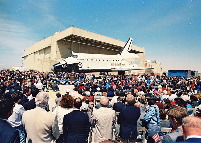 Space shuttle Endeavour is unveiled to the public in Palmdale, California, on April 25, 1991.