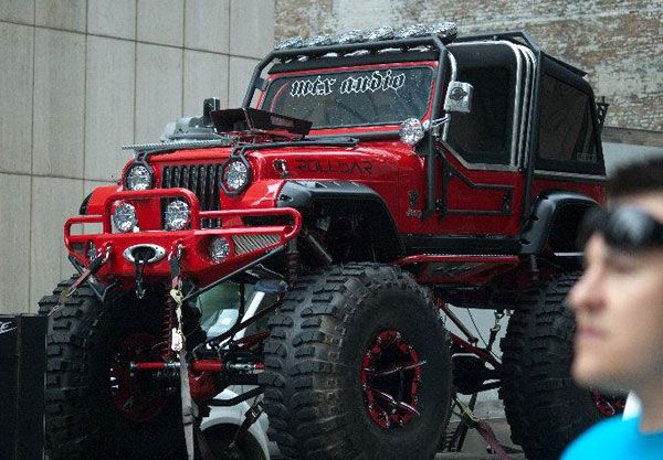 The Jeep that will be the Autobot character named Rollbar in TRANSFORMERS 3.