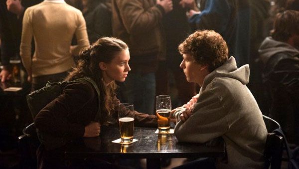 Rooney Mara and Jesse Eisenberg in THE SOCIAL NETWORK.