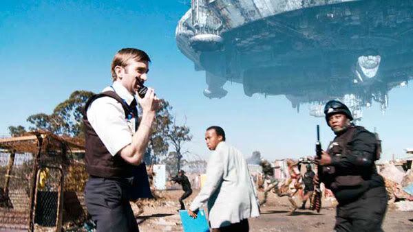 A Multi-National United (MNU) security force, led by Wikus Van De Merwe (Sharlto Copley), prepares to evict 1 million space aliens from DISTRICT 9.