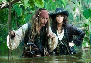 Johnny Depp and Penélope Cruz in PIRATES OF THE CARIBBEAN: ON STRANGER TIDES.